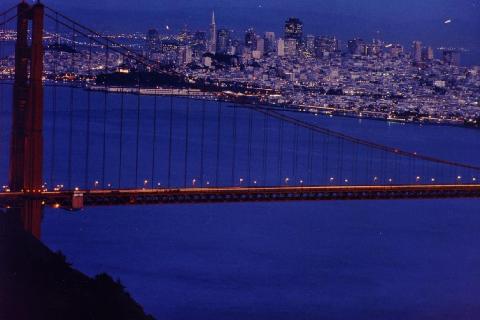 sr_city_at_dusk_sm.jpg (21259 bytes)