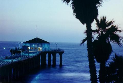sr_manhbch_pier_sm.jpg (19207 bytes)
